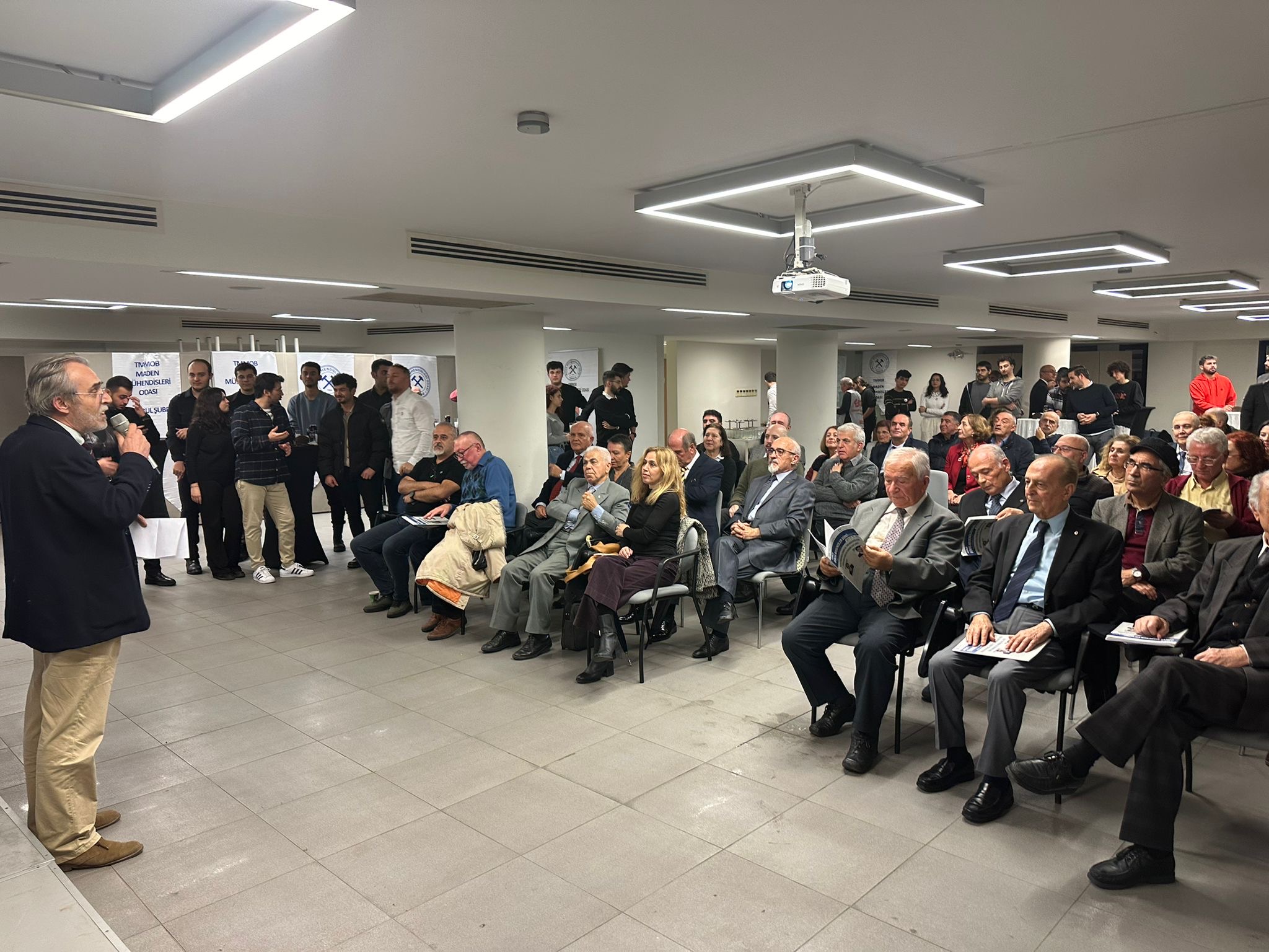 İstanbul‘da 4 Aralık Dünya Madenciler Günü Kutlandı