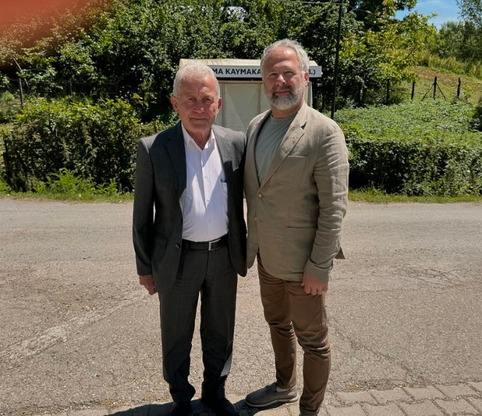 Zonguldak İli Kilimli İlçesi Gelik Beldesi’nde özel maden ocağında meydana gelen kazada hayatını kaybeden Şenol ZURNALI’ nın Çaycuma/Perşembe/Yazıköyünde ikamet eden ailesine taziye ziyaretinde bulundu.