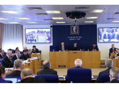 KAMUDA ÇALIŞAN MÜHENDİS, MİMAR VE ŞEHİR PLANCILARININ ÜCRETLERİNİN İYİLEŞTİRİLMESİNE YÖNELİK YASA DEĞİŞİKLİĞİ ÖNERGESİ İKTİDAR PARTİLERİNİN OYLARIYLA REDDEDİLDİ