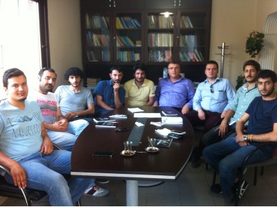 TMMOB MADEN MÜHENDİSLERİ ODASI YÖNETİM KURULU ÜYESİ EMRE DEMİR İLE ADANA ŞUBE GENÇ MADENCİ ÖĞRENCİ KOMİSYONU TOPLANTISI (02.05.2014)