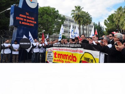 ÇEVRE VE ŞEHİRCİLİK BAKANLIĞINA SİYAH ÇELENK BIRAKILDI.(08/01/2015)