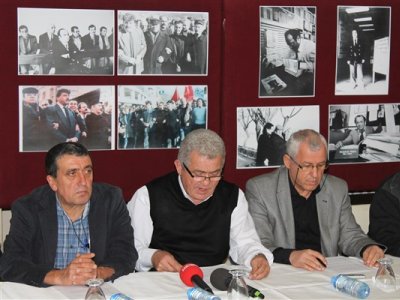 ZONGULDAK DEMOKRASİ PLATFORMU SÖZCÜSÜ ŞUBE BAŞKANIMIZ ERDOĞAN KAYMAKÇI ENERJİ  BAKANININ TTK İLE İLGİLİ YAPTIĞI  AÇIKLAMA HAKKINDA BASIN AÇIKLAMASI YAPILDI.