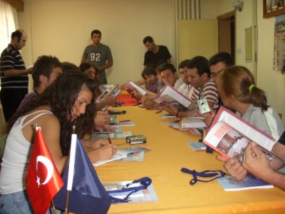 Şube başkanımız Muhammed YILDIZ ve DEÜ Öğrenci temsilcilerimiz Odamızın Zonguldak/Ereğlide düzenlediği Üniversite Öğrenci  Temsilcileri Yaz Kampına Katıldı. (09.08.2008)