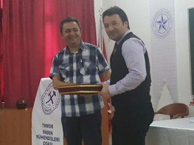 DUMLUPINAR ÜNİVERSİTE`SİNDE GENÇ MADENCİ VE KÜTAHYA ÜYELERİMİZLE TOPLANTI GERÇEKLEŞTİRİLDİ.