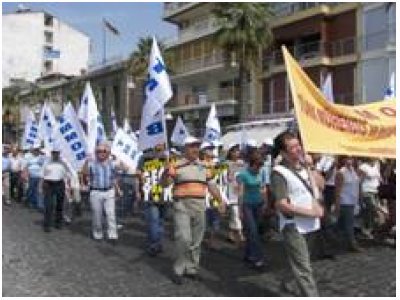 EMEK VE DEMOKRASİ MİTİNGİNDE ONBİNLER  