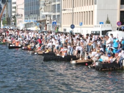 TMMOB İZMİR İKK GELENEKSEL 9. KARTONDAN TEKNELER YARIŞINA KATILDIK.(01.07.2016)