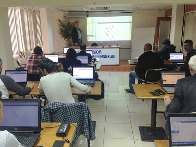 ANKARA` DA 20-22 NİSAN TARİHLERİ ARASINDA MADEN ARAMA, CEVHER MODELLEME, REZERV HESABI ve MADEN İŞLETME TASARIMI KONULARINDA MICROMINE YAZILIMI TEMEL EĞİTİMİ DÜZENLENMİŞTİR.