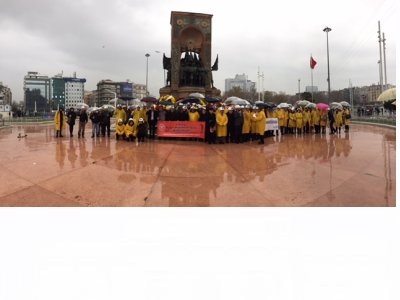 Dünya Madenciler Gününde Taksim Cumhuriyet Anıtına Çelenk Bırakıldı