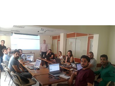 ANKARA` DA 24 - 26 MAYIS 2018 TARİHLERİNDE AÇIK OCAK OPTİMİZASYONU VE AÇIK OCAK TASARIMI, TUMBA TASARIMI, AÇIK OCAK DIŞI YOL TASARIMI MICROMINE YAZILIMI İLERİ SEVİYE EĞİTİM PROGRAMI DÜZENLENMİŞTİR