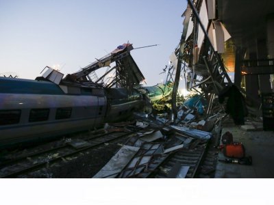 ANKARA’ DA YÜKSEK HIZLI TREN KAZA YAPTI: 9 ÖLÜ 47 YARALIMIZ VAR