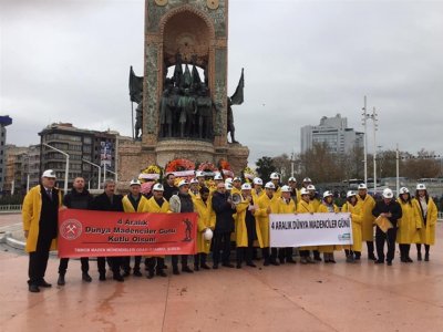 4 ARALIK DÜNYA MADENCŞLER GÜNÜ DOLAYISIYLA TAKSİM CUMHURİYET ANITI’NA ÇELENK KOYMA TÖRENİNE KATILDIK (04.12.2018)