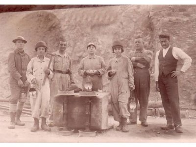 8 MART DÜNYA EMEKÇİ KADINLAR GÜNÜ KUTLU OLSUN