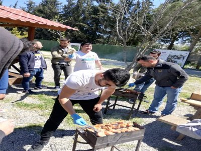 DEÜ MADEN MÜHENDİSLİĞİ BÖLÜMÜ SINIF ÖĞRENCİLERİ İLE PİKNİKTE BİRARAYA GELDİK.(21.04.2019)