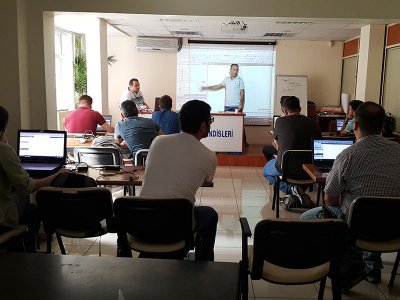 ANKARA`DA 20-21-22 HAZİRAN 2019 TARİHLERİ ARASINDA PIT OPTIMISATION, AÇIK OCAK VE YER ALTI İŞLETME TASARIMI, TON-TENÖR KONTROL KONULARINDA MICROMINE YAZILIMI EĞİTİM PROGRAMI DÜZENLENMİŞTİR.
