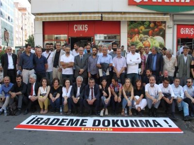 TMMOB DİYARBAKIR`DA DEMOKRASİ NÖBETİNE DESTEK VERDİ(21.09.2019)

