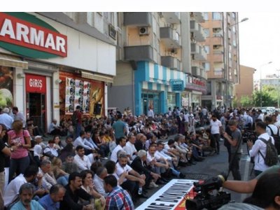 TMMOB DİYARBAKIR`DA DEMOKRASİ NÖBETİNE DESTEK VERDİ(21.09.2019)

