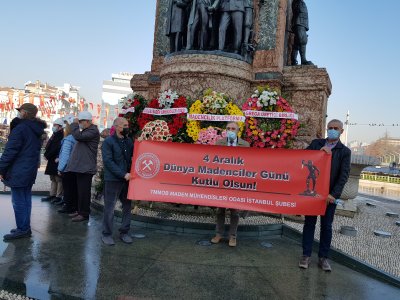 4 Aralık Dünya Madenciler Günü`nde Taksim Cumhuriyet Anıtına Çelenk Koyma Töreni Düzenlendi