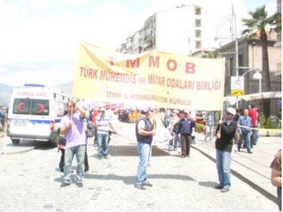 1 MAYIS İŞÇİ VE EMEKÇİNİN BAYRAMI İZMİR'DE KUTLANDI (01.05.2009)   