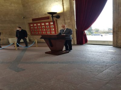 ODAMIZ 48. DÖNEM OLAĞAN GENEL KURULU ADINA ŞUBE BAŞKANIMIZ BAŞKANLIĞINDAKİ HEYET ANITKABİRİ ZİYARET ETTİ