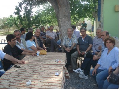 Uygur URCUN Aydın İncirliovada mezarı başında dostları, ailesi ve meslektaşlarının katılımı ile anıldı. (24.05.2011)