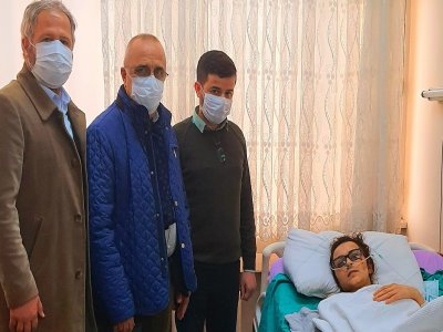GEÇİRDİĞİ İŞ KAZAZSINDA YARALANAN MESLEKTAŞIMIZ YEŞİM DİDEM CANBULAT TEDAVİ GÖRDÜĞÜ HASTANEDE ZİYARET EDİLDİ