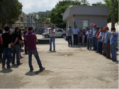 TMMOB İKK, DİRENİŞTEKİ İŞÇİLERİ ZİYARET ETTİ
(26.05.2012)