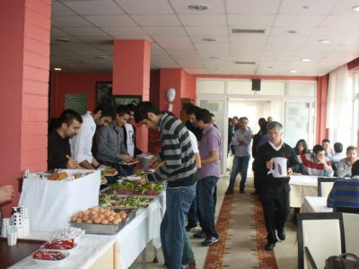 Maden Mühendisleri Odası Zonguldak Şubesi tarafından Bülent Ecevit Üniversitesi Maden Mühendisliği Bölümü öğrencileri ile tanışma kahvaltısı düzenlenmiştir.