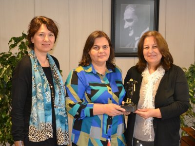 İstanbul Şube Başkanımız Nedret Durukan İTÜ Maden Fakültesi Dekanı Prof.Dr. Fatma Arslan‘ı ziyaret etti.