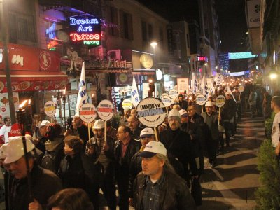 TMMOB İZMİR İKK, TORBA YASAYA KARŞI SOKAĞA ÇIKTI
