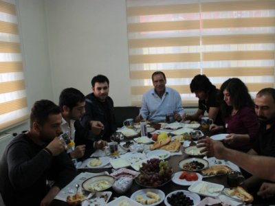 DİCLE ÜNİVERSİTESİ MADEN MÜHENDİSLİĞİ BÖLÜMÜNE BAŞLAYAN ÖĞRENCİLERLE TANIŞMA TOPLANTISI YAPILDI(02.11.2013)