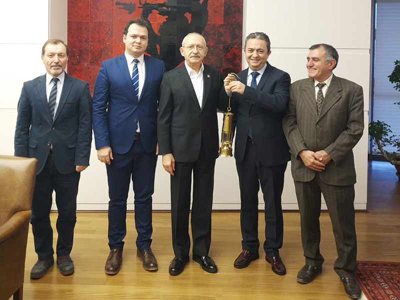 YÖNETİM KURULUMUZ CHP GENEL BAŞKANI KEMAL KILIÇDAROĞLU`NU MAKAMINDA ZİYARET ETTİ