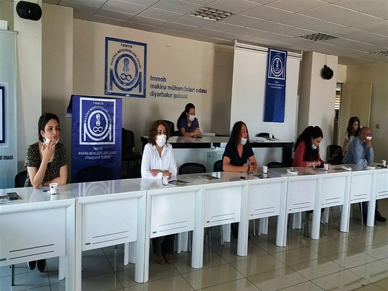 HDPnin Demokrasi Yürüyüşü kapsamında Hakkâriden yola çıkan heyeti TMMOB Diyarbakır İl Koordinasyon Kurulunu ziyaret etti.‬(18 Haziran 2020)